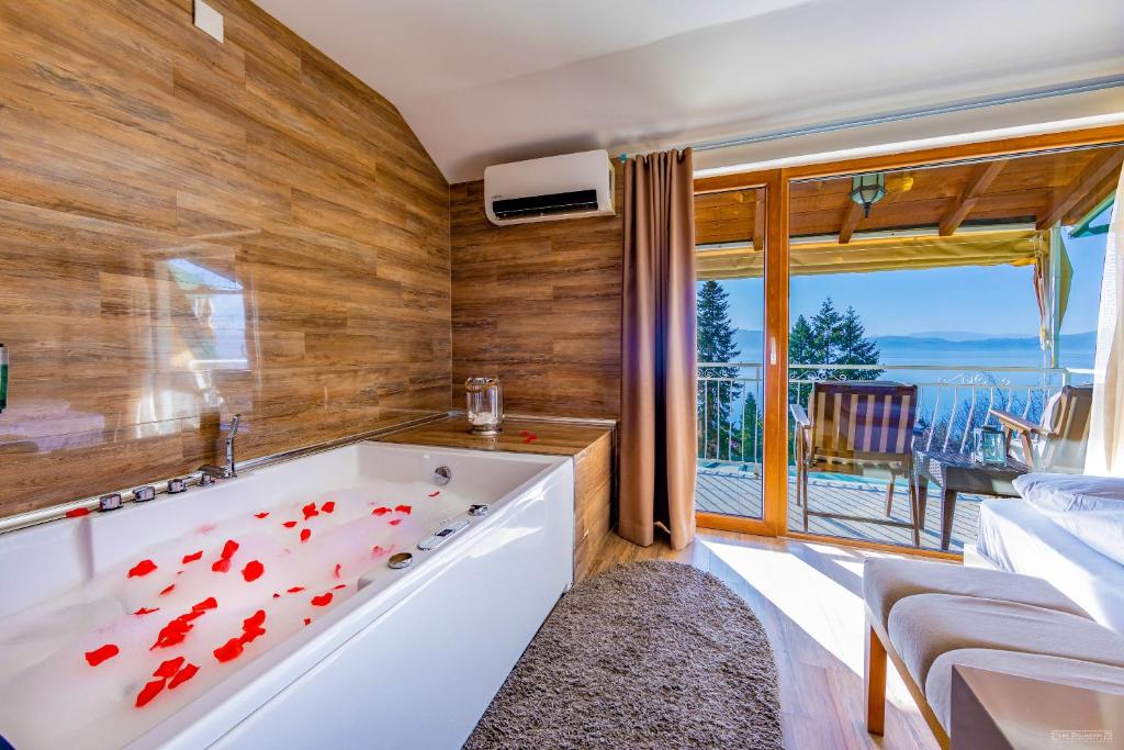 Luxury Double Room with Hot Tub
