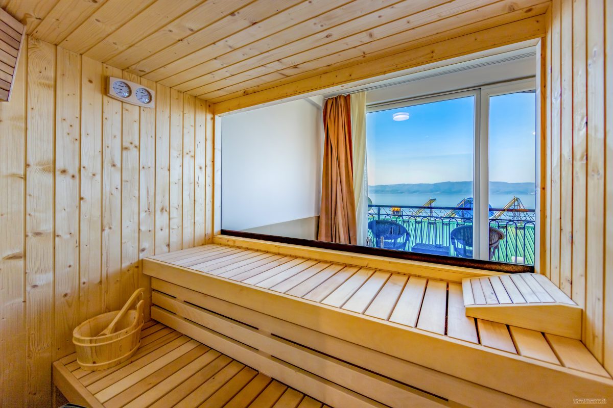 Superior Apartment with Sauna, Spa Bath and Lake View