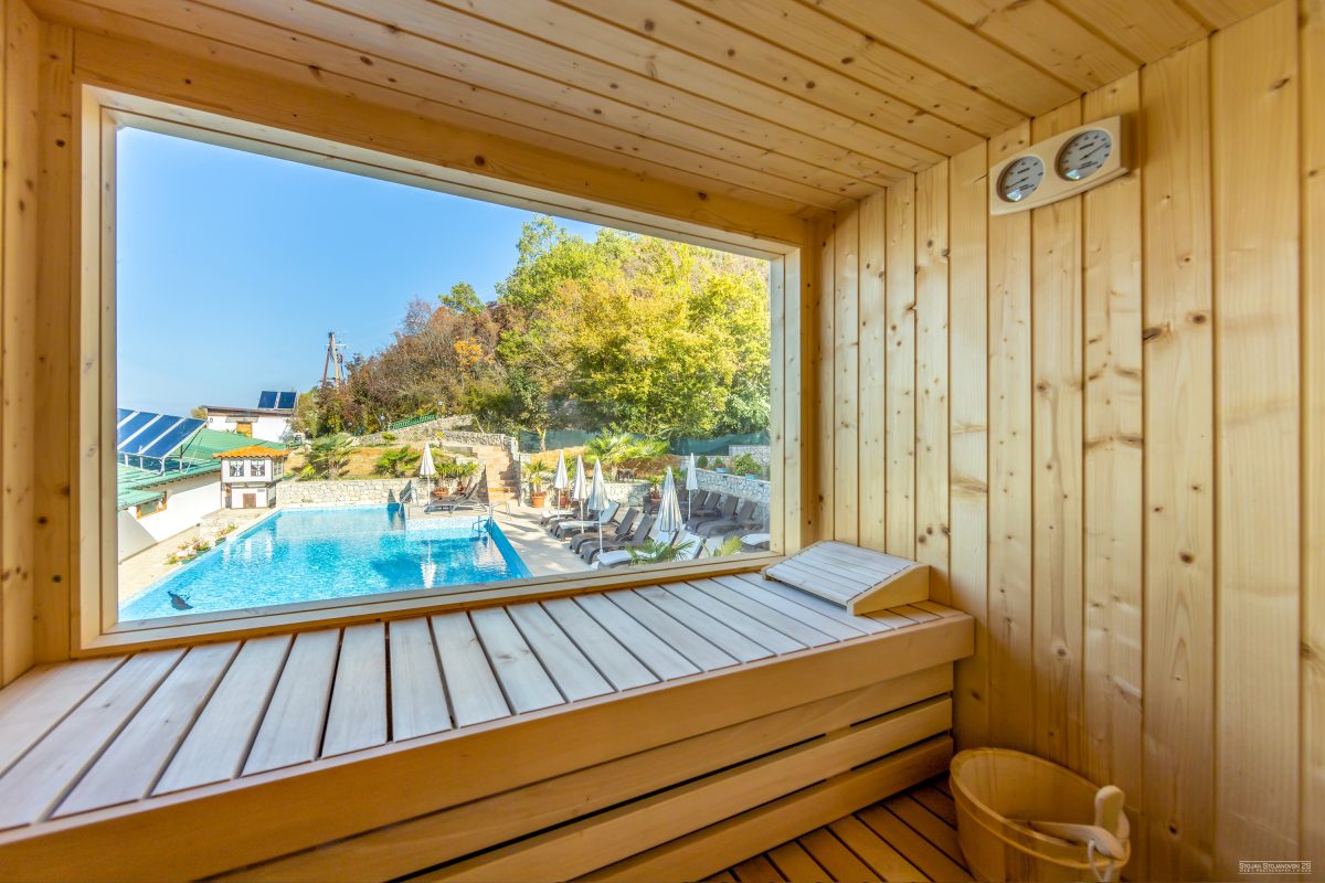 Superior Apartment with Sauna, Spa Bath and Side Lake View